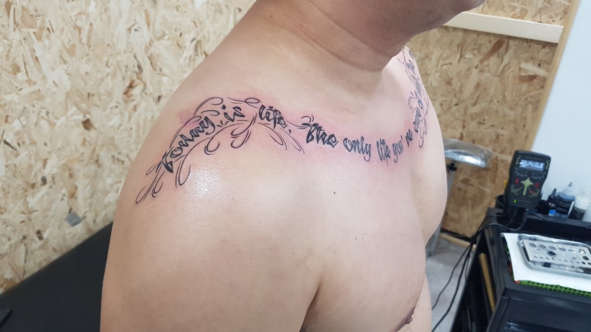 “상처를 딛고, 오늘을 살아내다”